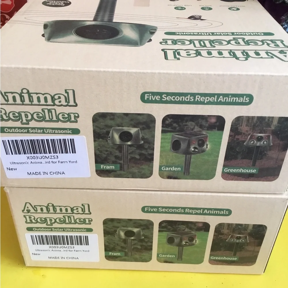 Green Outdoor Solar Ultrasonic Animal Repeller